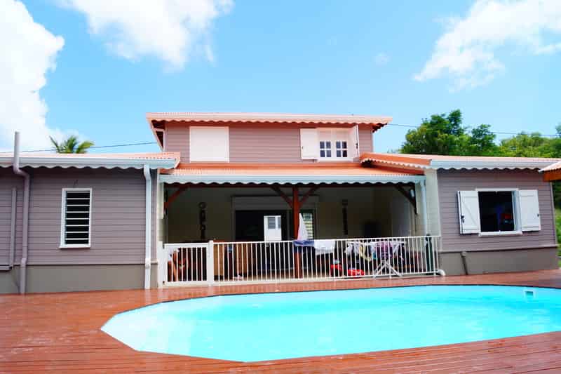 maison clé en main en Martinique - avec piscine